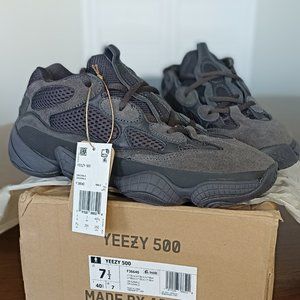 Yeezy 500 black utility